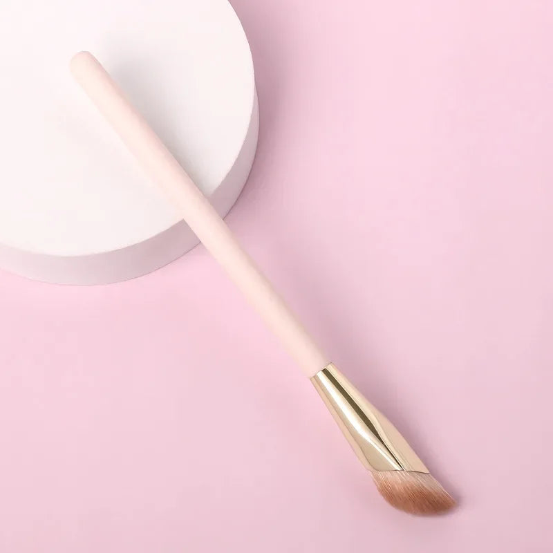 Oblique Foundation Brush - Beauty Bae