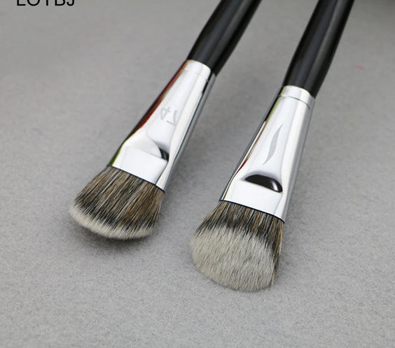 47 Synthetic Foundation Brush