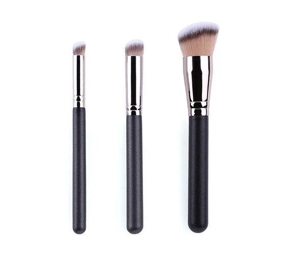 Oblique Foundation Brush