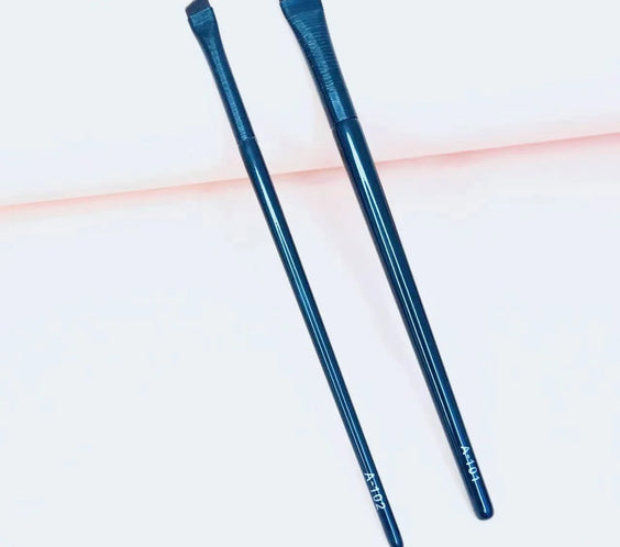 Thin Angled Brow Brush