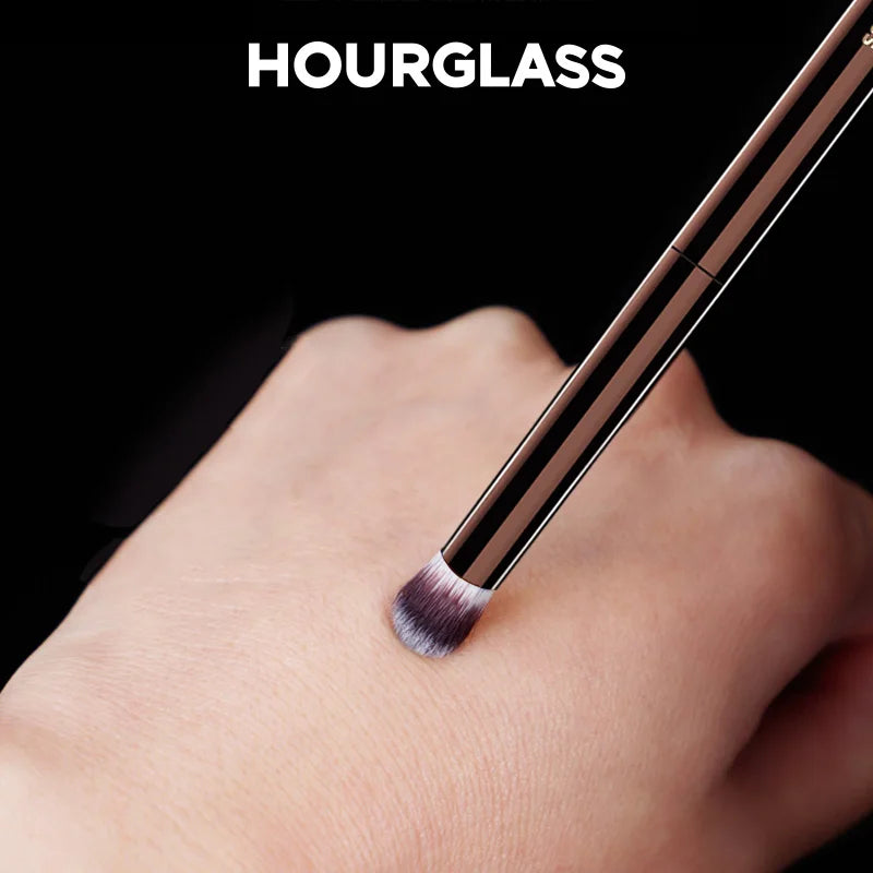Hourglass HG Multiuse Brush