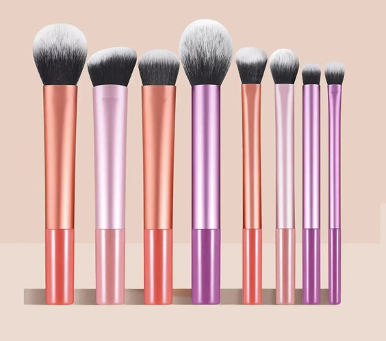 Black Gloss 8pc Wool Brushes