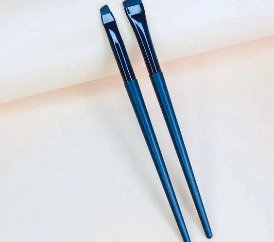 Thin Angled Brow Brush