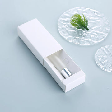 Silver lid White box