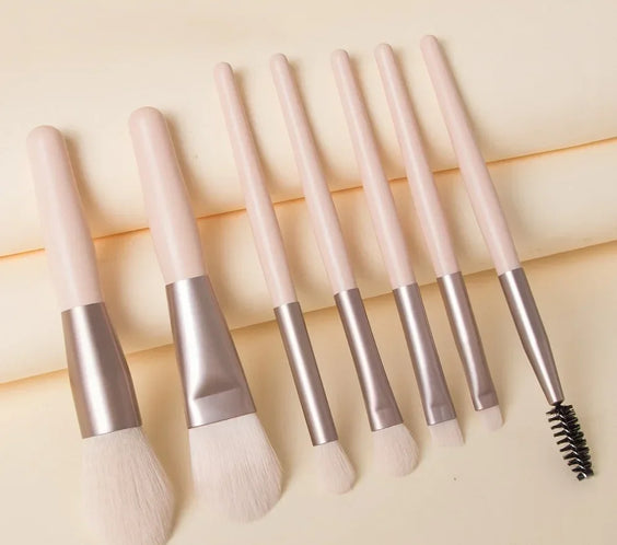 Morandi 8-piece makeup brush set wool fiber bristles plastic handles travel size