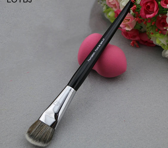 47 Synthetic Foundation Brush
