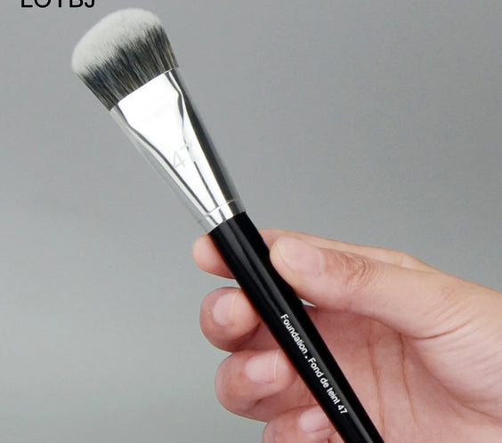 47 Synthetic Foundation Brush