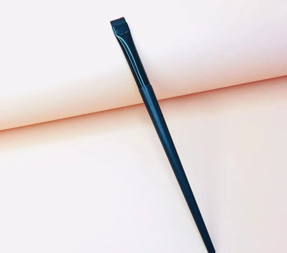 Thin Angled Brow Brush