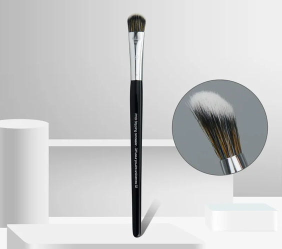 47 Synthetic Foundation Brush