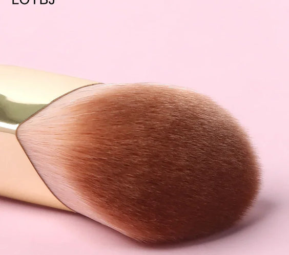Oblique Foundation Brush