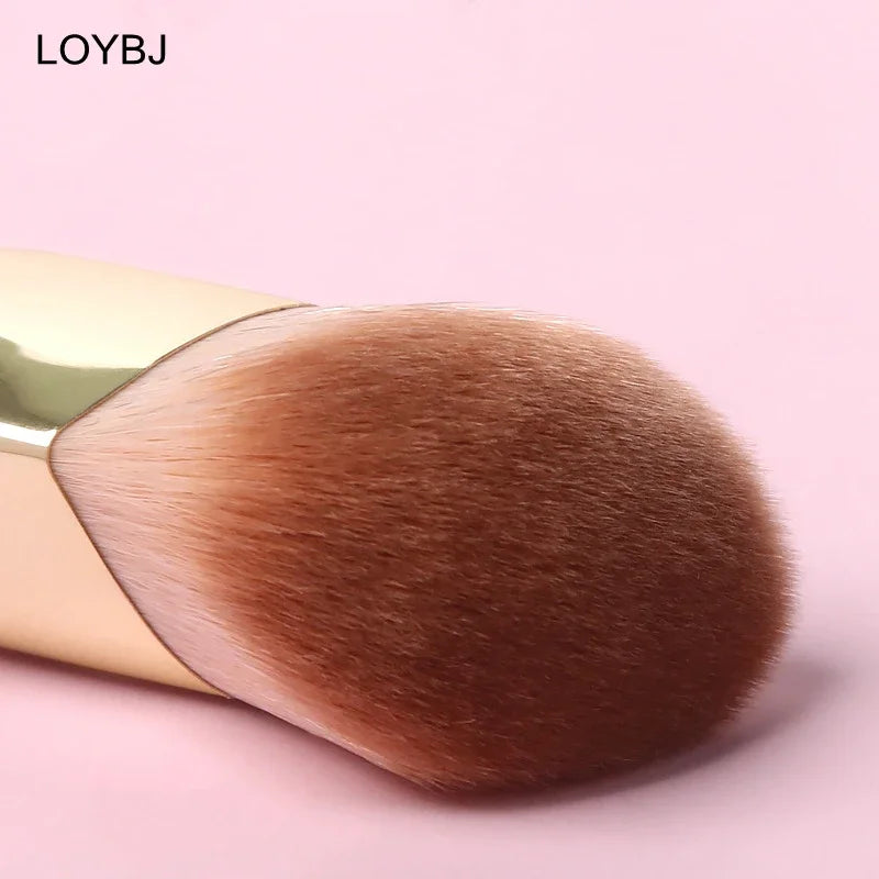 Oblique Foundation Brush