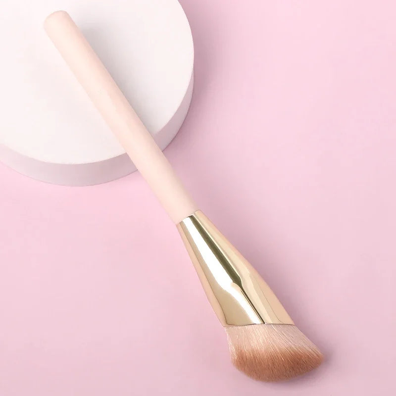 Oblique Foundation Brush