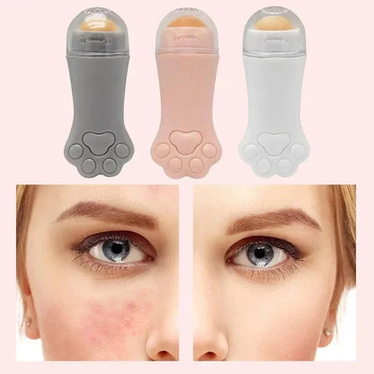 Cat Paw Oil Absorbing Roller – Portable Face Oil Remover.