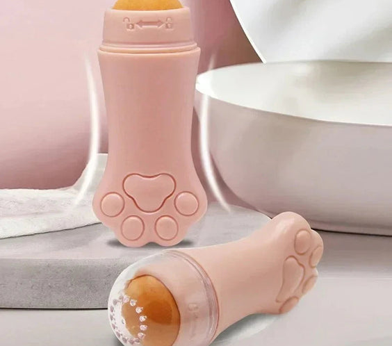 Cat Paw Oil Absorbing Roller – Portable Face Oil Remover.