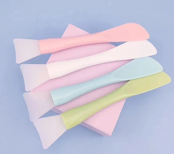 Soft Silicone Face Mask Applicator Brush	Mess-Free & Even Application.
