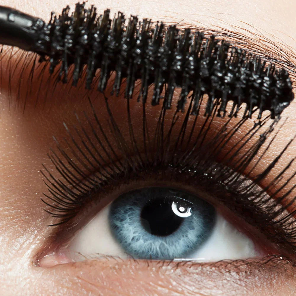 4D Silk Fiber Mascara – Long-Lasting Lash Volume.